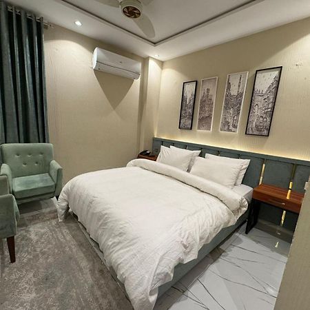 Shelton Boulevard Hotel Lahore Exterior photo