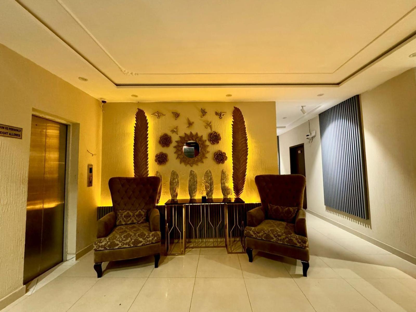 Shelton Boulevard Hotel Lahore Exterior photo